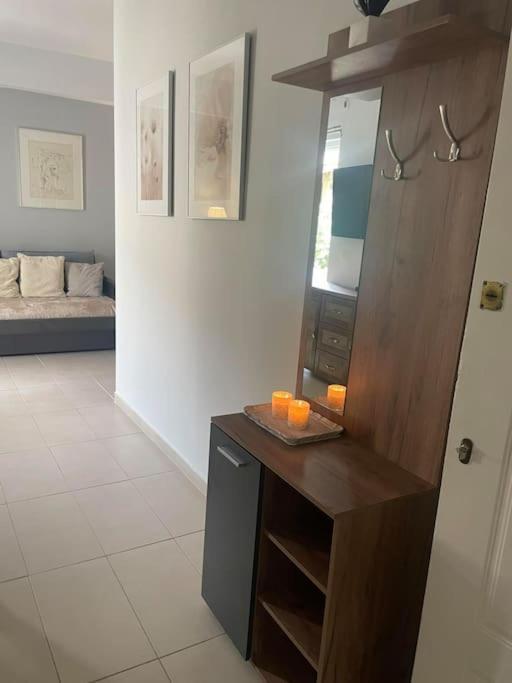 Studio In The Center, 2 Mins From The Beach Loutráki Exterior foto